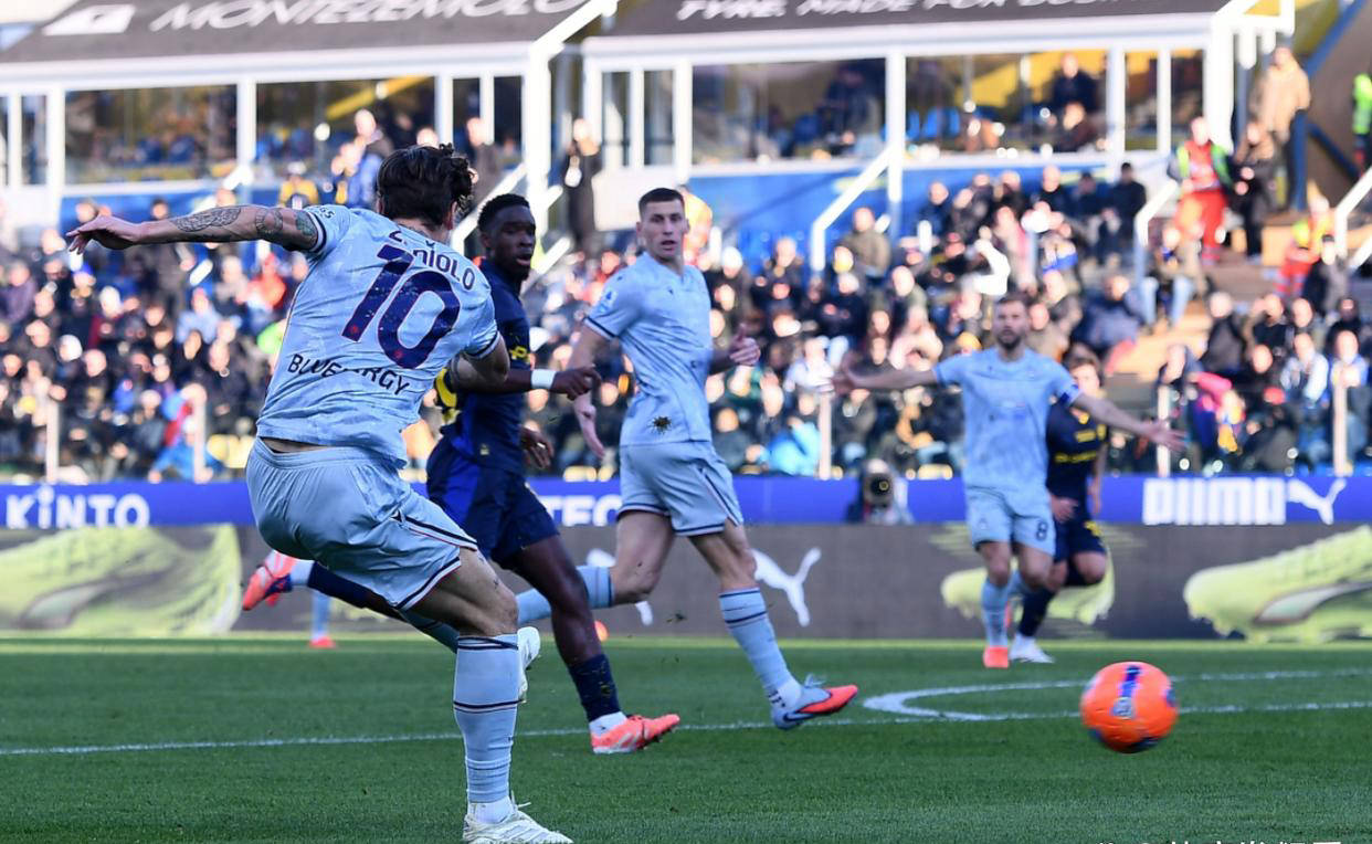 今晨拉齐奥调整名单以备意大利杯,刷新队史纪录环节打磨,话题不断,年轻球员得到机会的简单介绍 今晨拉齐奥调整名单以备意大利杯,刷新队史纪录环节打磨,话题不断,年轻球员得到机会的简单介绍