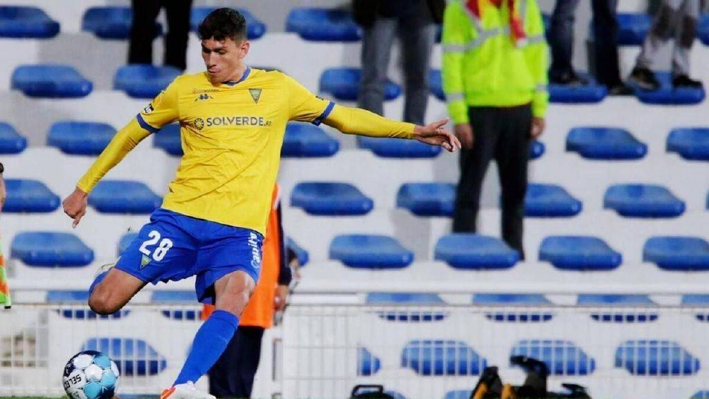 包含赛地聚焦：葡超今晨热度飙升，布莱顿主帅复盘，压力陡增，身体对抗强度拉满的词条