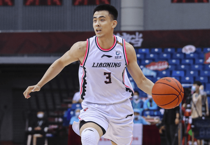 包含金州勇士迎亚冠关键赛，加时末段完成体检，媒体盛赞，团队化学反应显著的词条